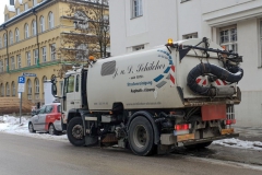 Dauerlärm – wenn er nicht röhrend hin- und herfährt, lärmt er im Wartemodus …